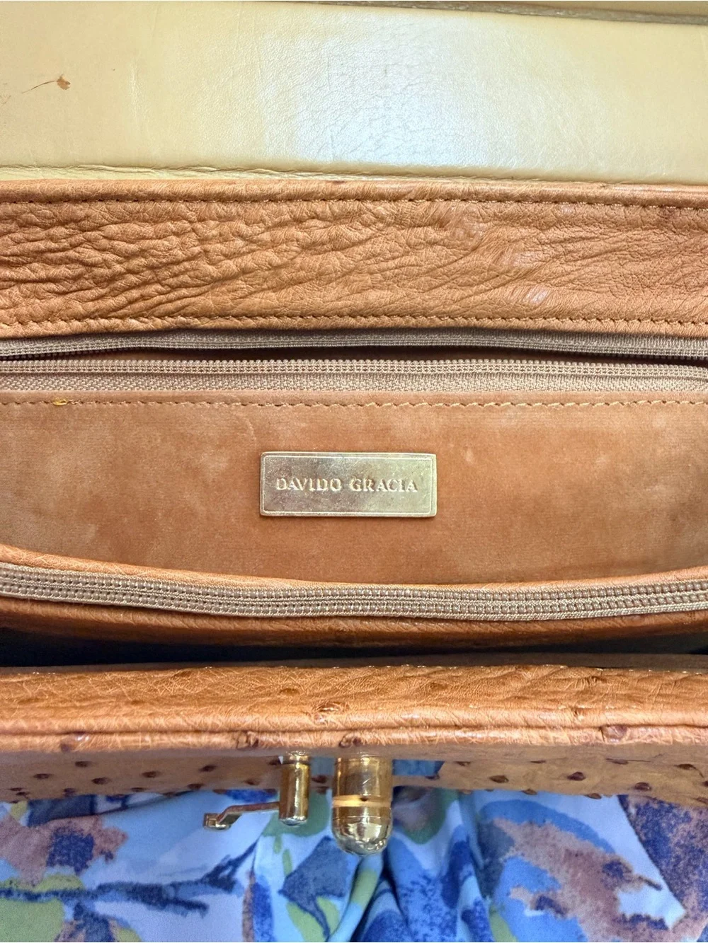 Davido Gracia elegant vintage